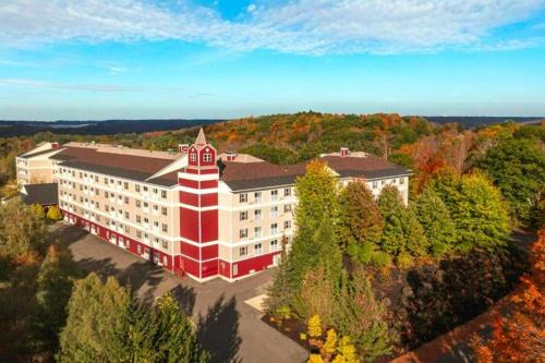 Pittsfield Cabin | Berkshire Mountain Lodge