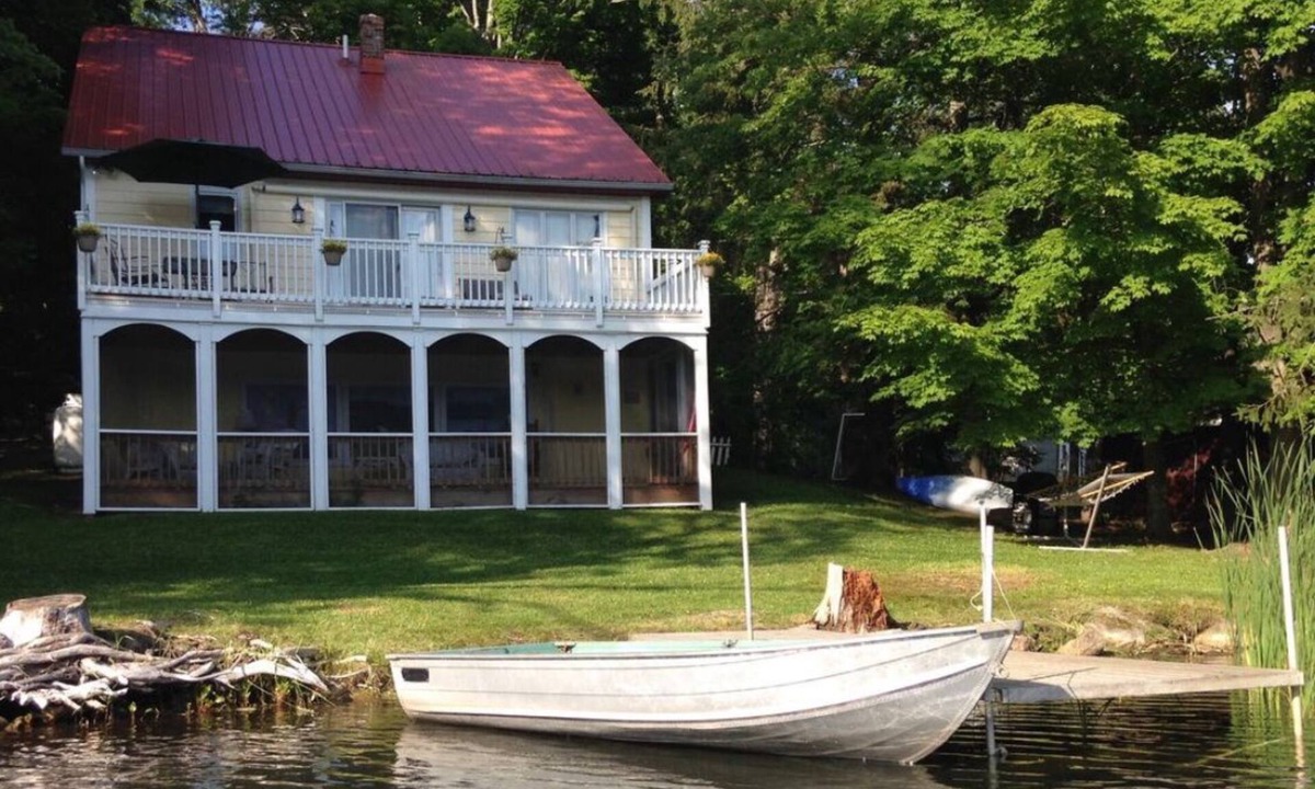North Adams House | Berkshire's Best~On the Water~Mt. Views, Museums, Paddling, Hiking, Relaxing