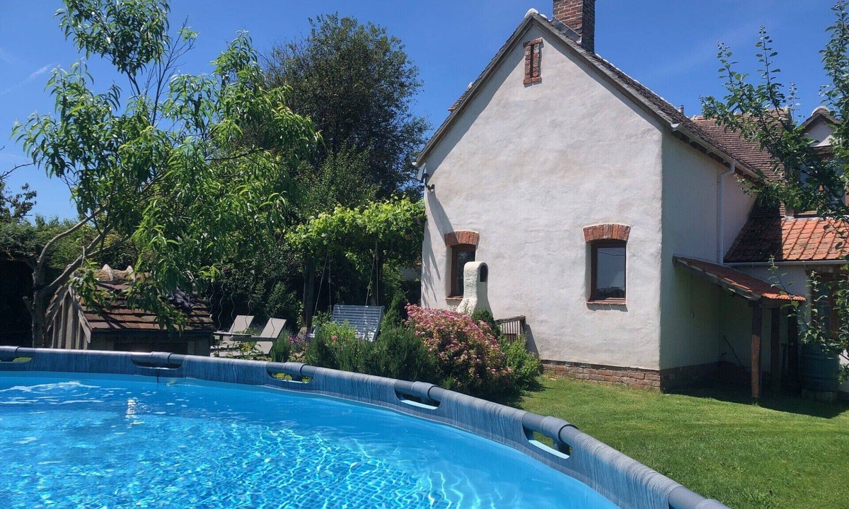 Saint-Jeanvrin House | Berrichonne character house