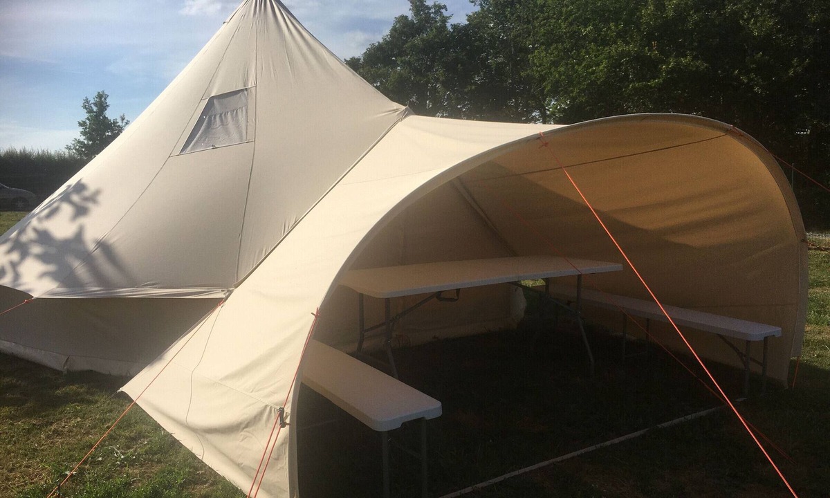 Pouligny-Notre-Dame House | Berry Tipi with water activities, pets allowed