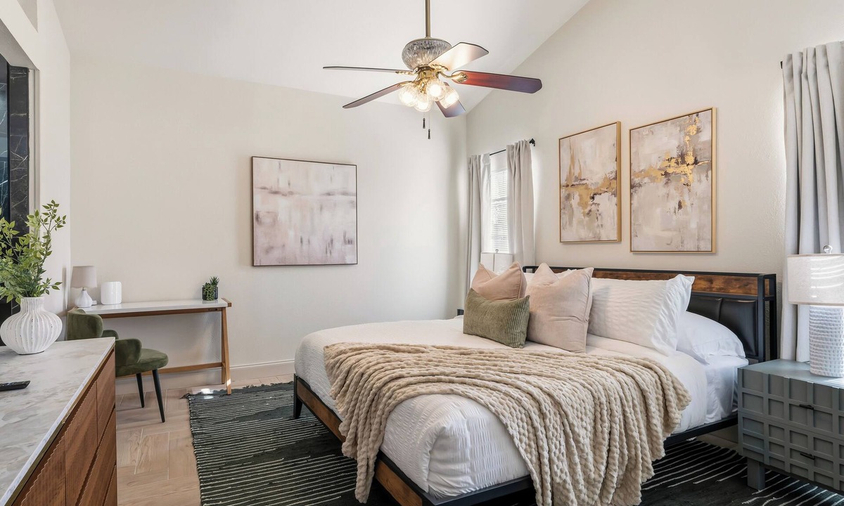 Garland House | Berrywood Stay/Pool + Fire Pit + Foosball