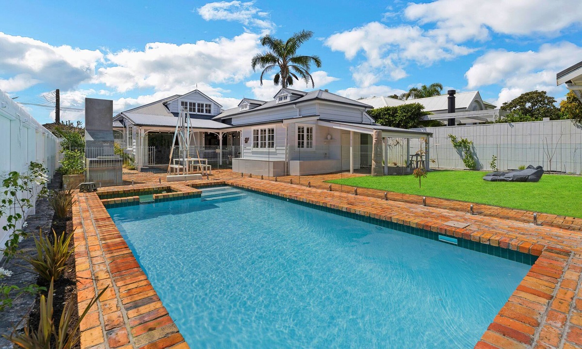 Devonport House | Bespoke Stays - Cheltenham retreat