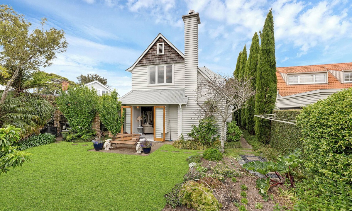 Devonport House | Bespoke Stays - Elegant Escape