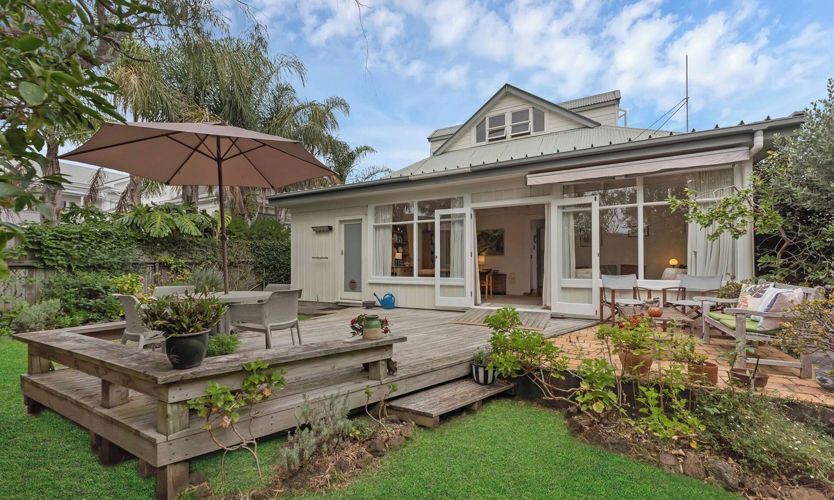 Devonport House | Bespoke Stays - Elegant Devonport Living