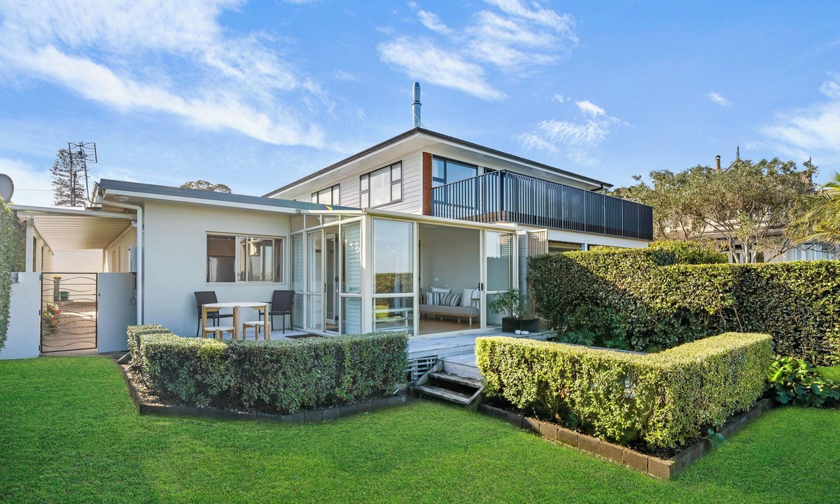 Devonport House | Bespoke Stays - Modern Elegance