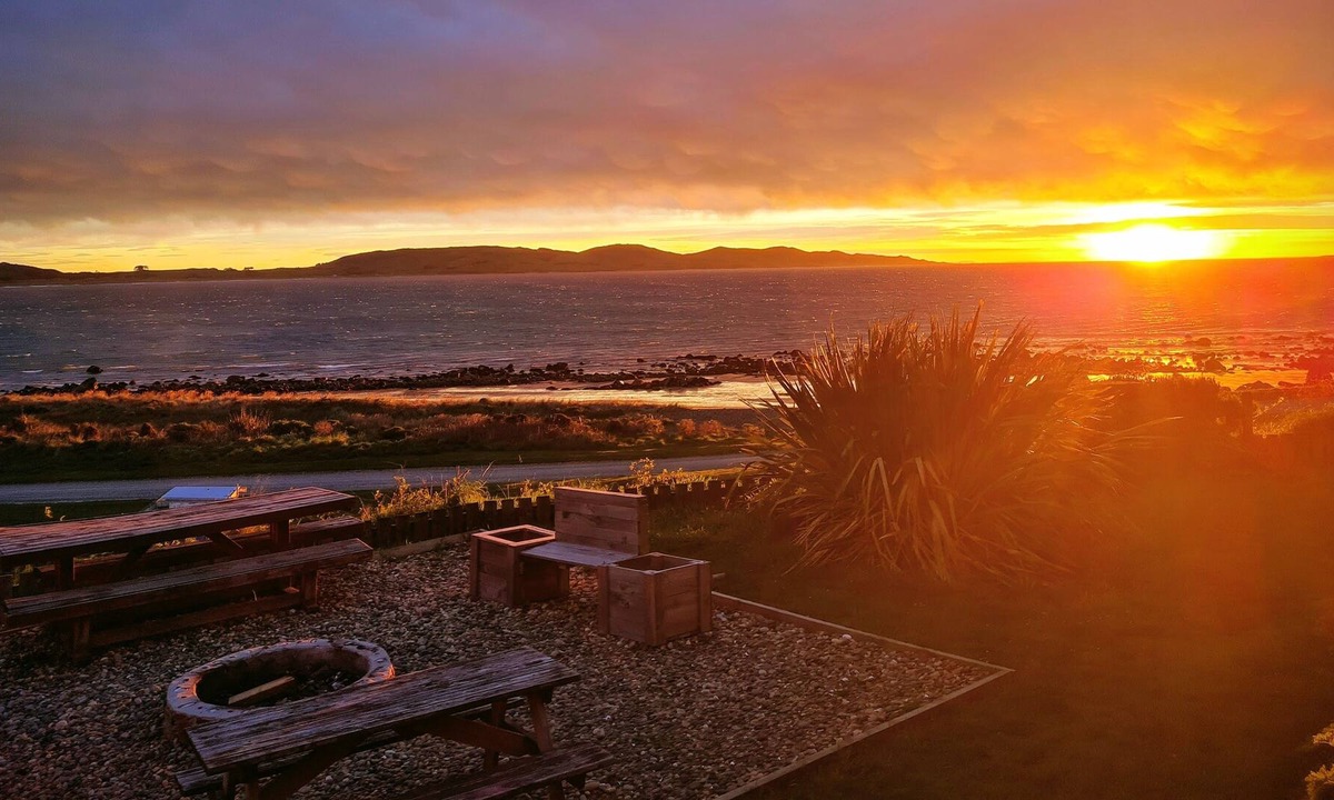 Colac Bay House | Best Bay Views