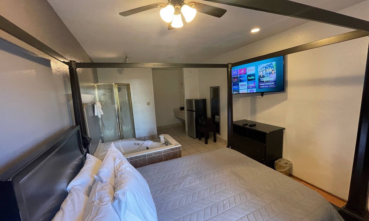 Bastrop Hotel | Best Budget Inn