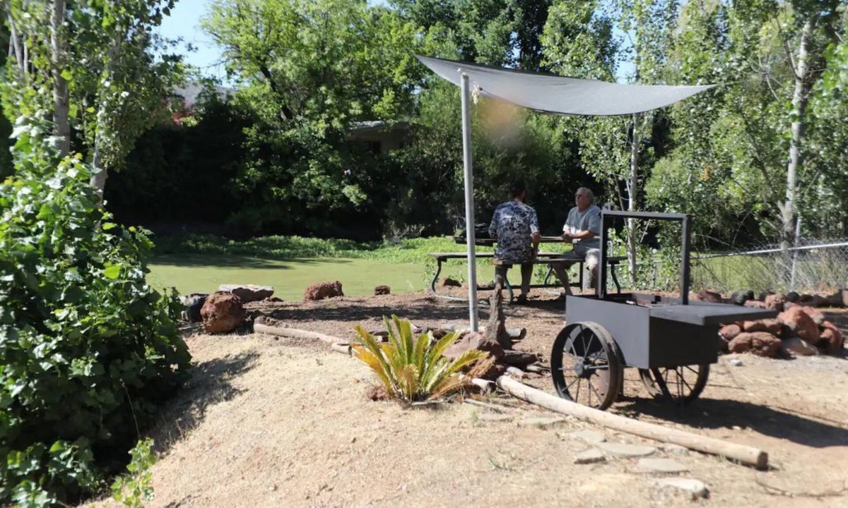 Wilbur Springs Cabin | Best Fishing in Clearlake Oaks at the Bass house. . . By the water.