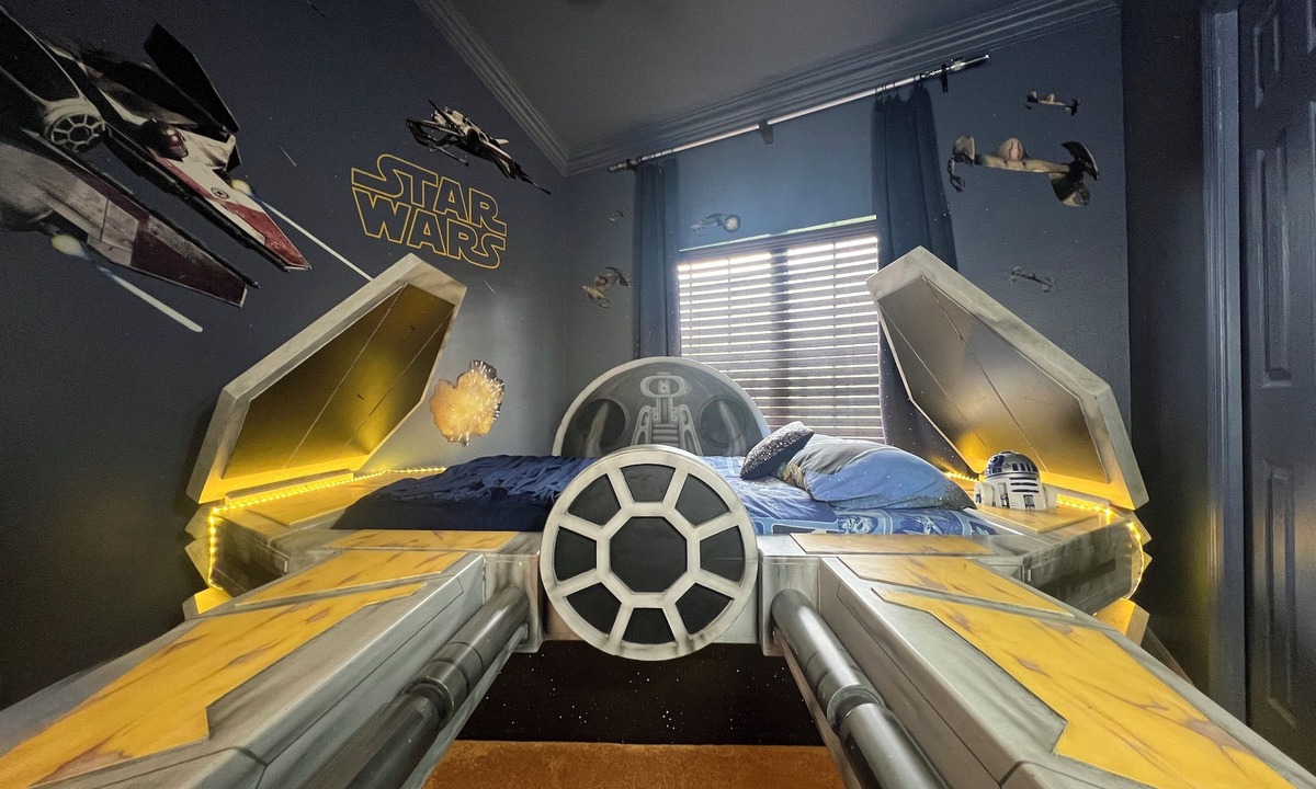 West Kissimmee Villa | BEST HOUSE! Harry Potter, CARS, Princesses, StarWars, Avengers. Disney 8-10 min!