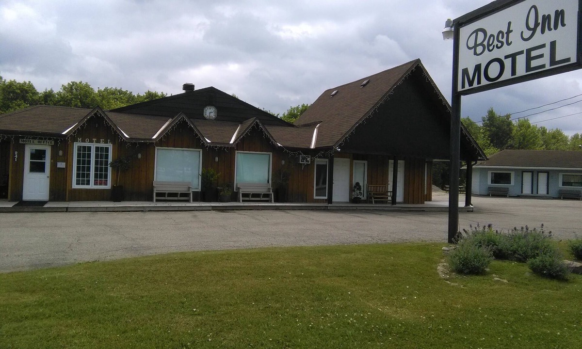 Smiths Falls Hotel | Best Inn Motel