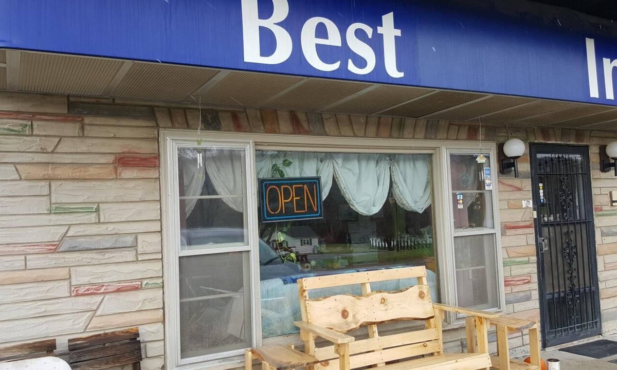 Wellsville Hotel | Best Inn