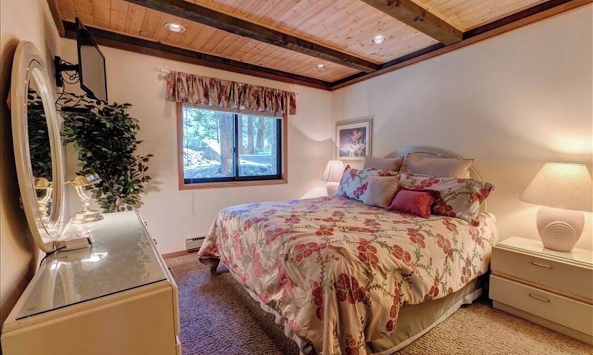 Brockway Condo | Best Lakefront Property,Spring is a great time to visit! 5th night free!