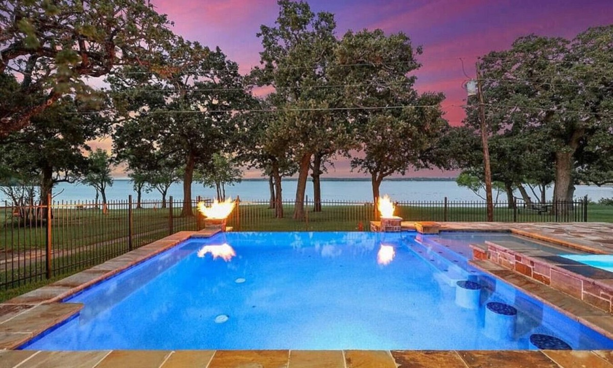 Shady Shores House | BEST LAKEHOUSE on LEWISVILLE Lake with POOL/SPA