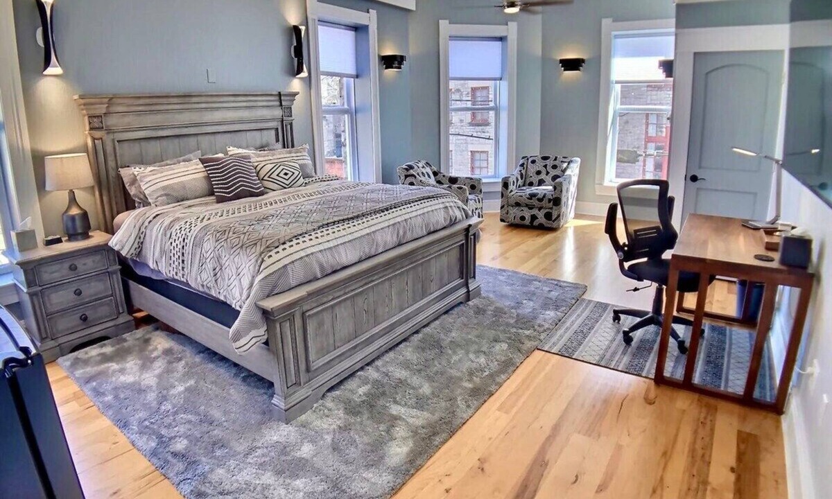 Eureka Springs Historic District Apartment | Best Location Downtown + Parking + Amazing Shower