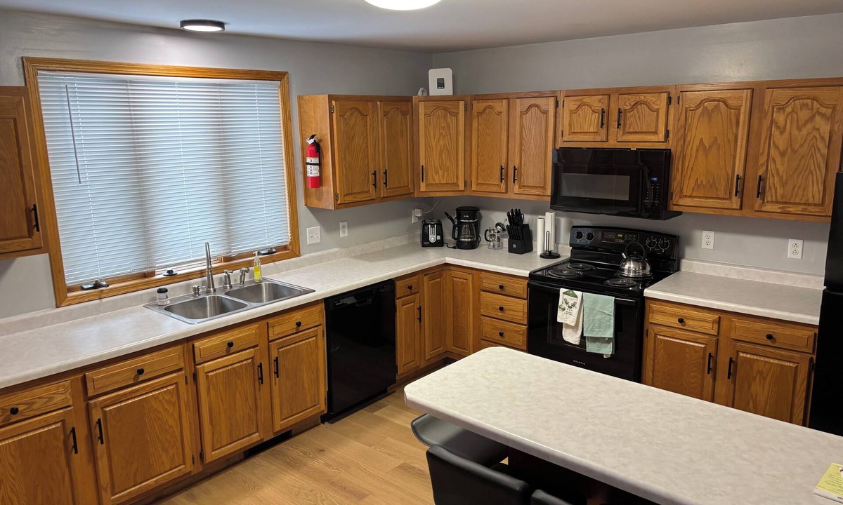 Mohawk House | Best location in the Keewenaw!