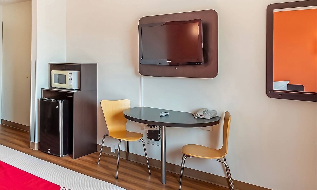 Shelby Hotel | Best Place to Stay in Montana! 4 Modern Units, Pets Allowed, Free Parking