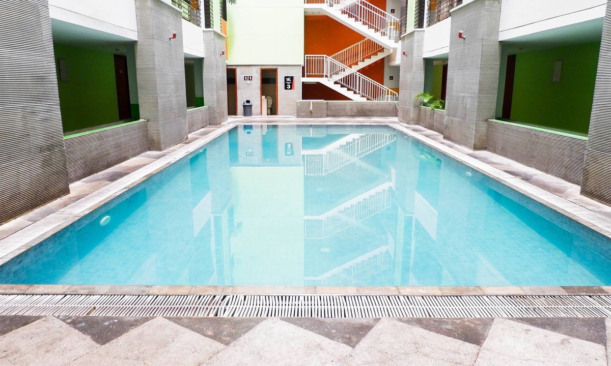 Siwalankerto Apartment | Best Price Studio Near Petra University At High Point Serviced Apartment