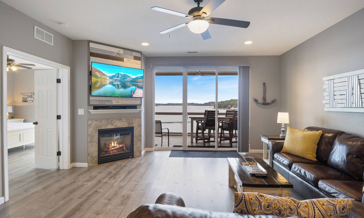 Osage Beach Condo | Best Rated Lands End Condo, No Steps, MainChannel View, 3bd/2Bath. Seasonal Pool