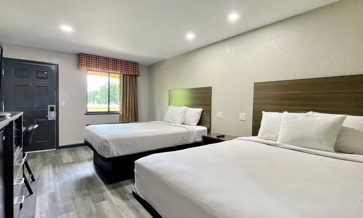 Bloomington Hotel | Best Value Inn