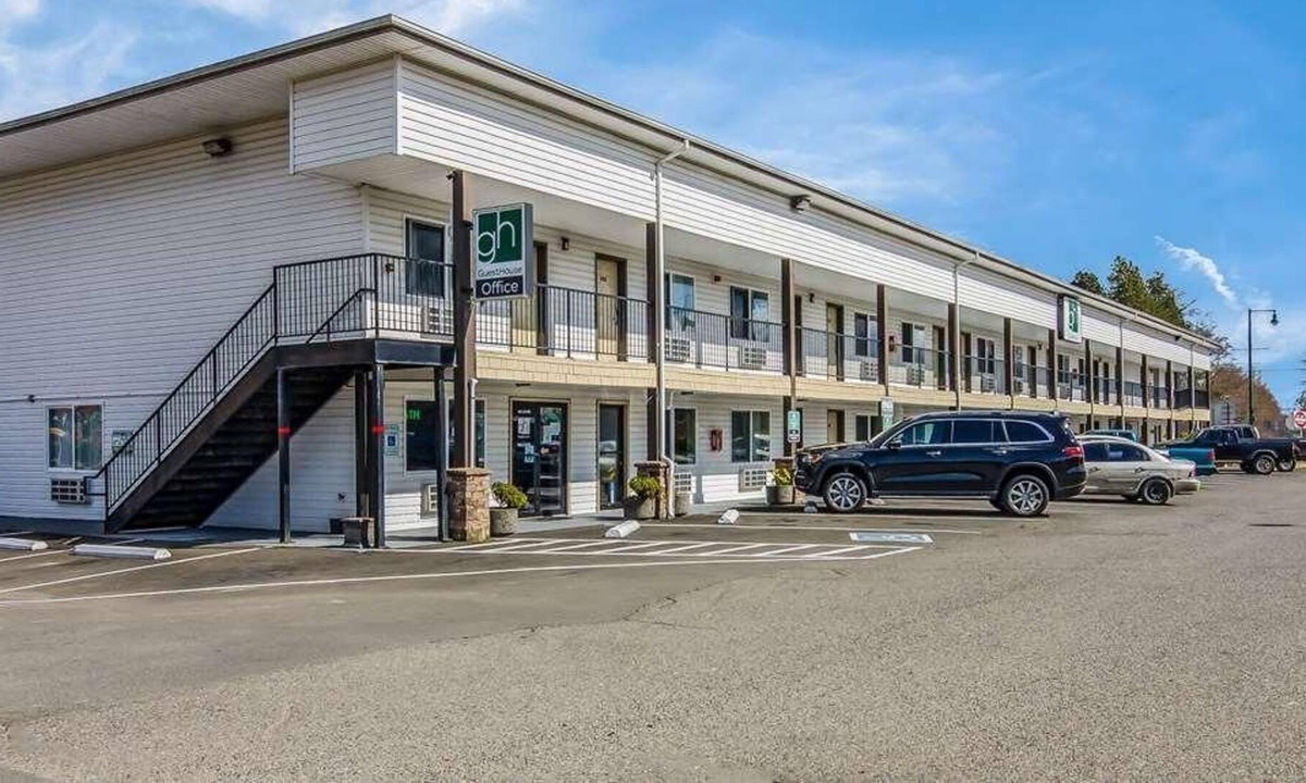 Aberdeen House | Best Value, Quality Stay! Pet-friendly, Free Breakfast, Free Parking!