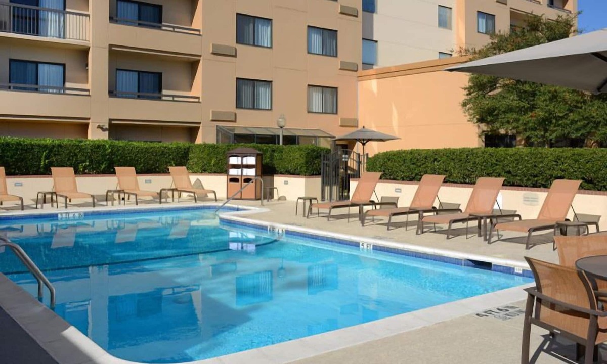 North Dallas Apartment | Best Value, Quality Stay! Pet-friendly & Modern Unit Near NorthPark Center Mall