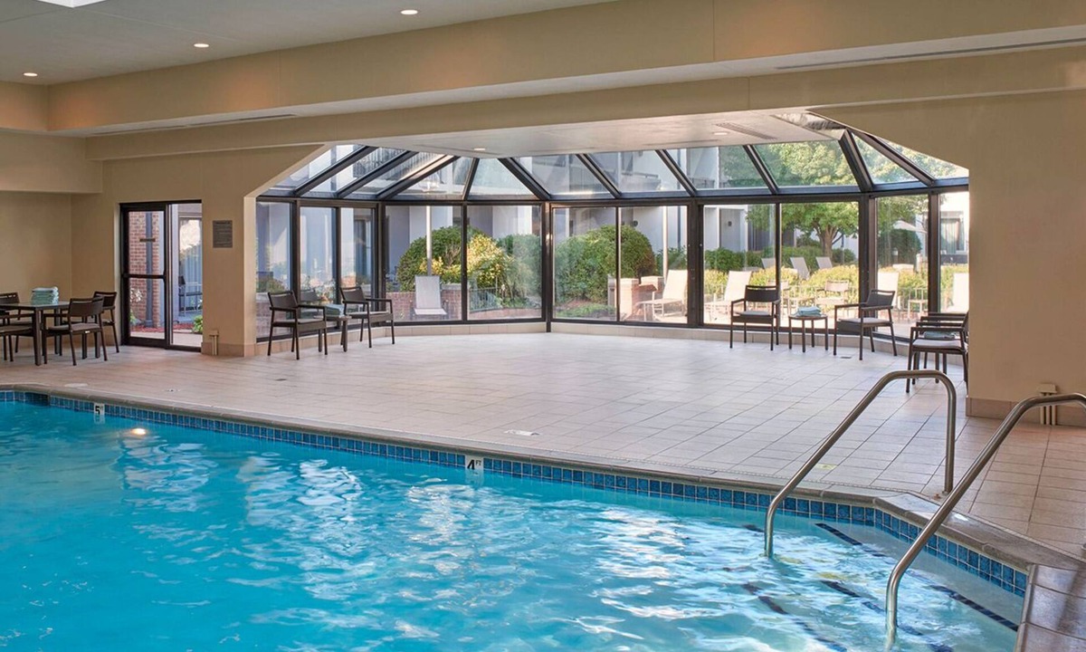 Eden Prairie Hotel | Best Value, Quality Stay! Pets Allowed with Fee, Indoor Pool, Private Parking!