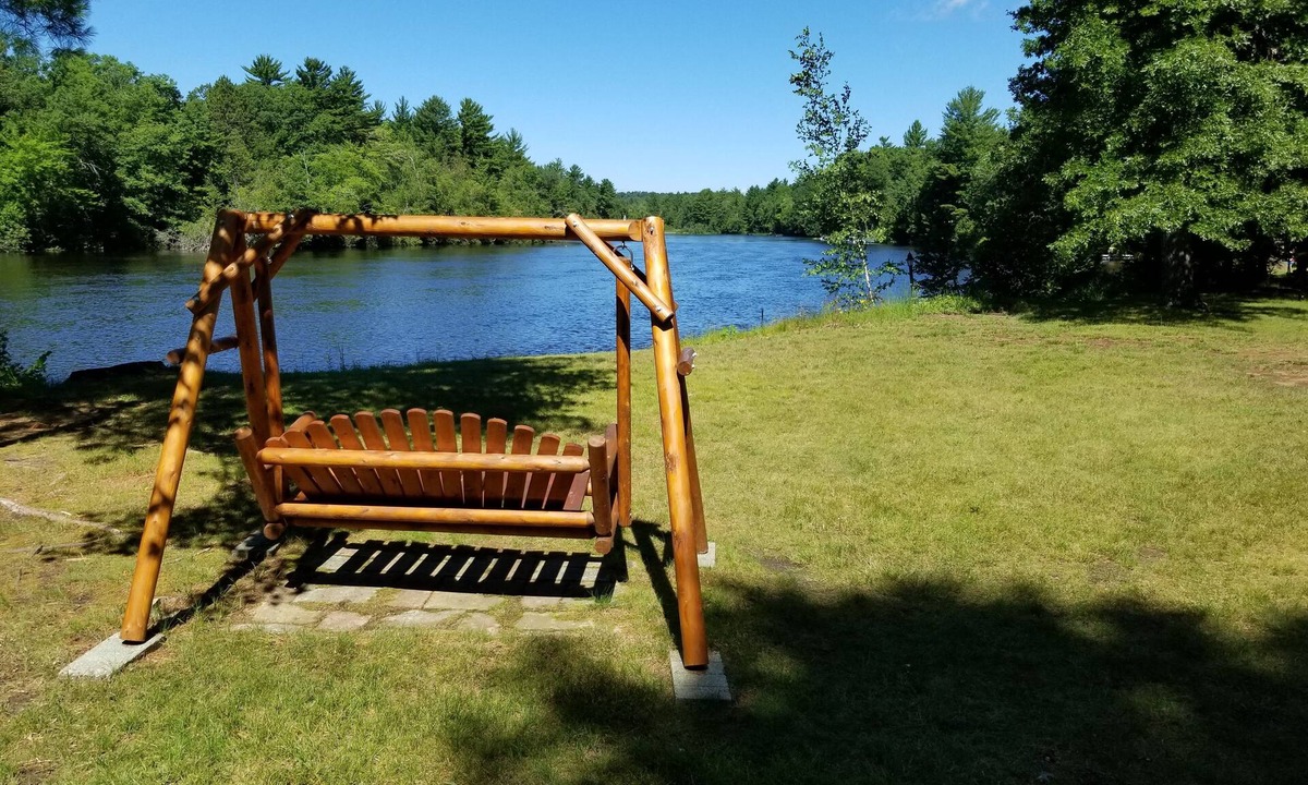 Crivitz Cottage | Best View on the River