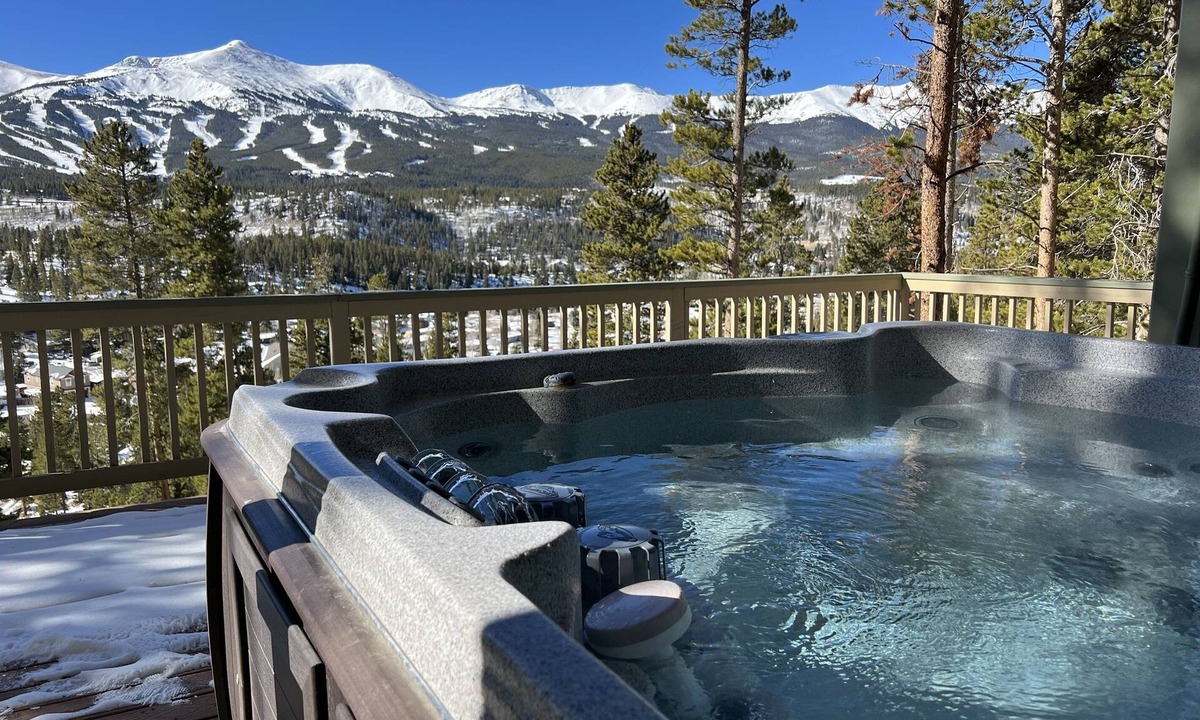 Huron Heights House | BEST views in Breck in this price range! A+ for comfort & cleanliness