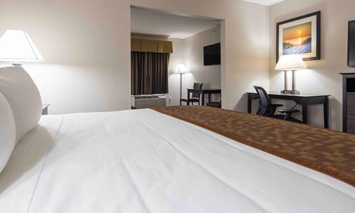 Grand Haven Hotel | Best Western Beacon Inn