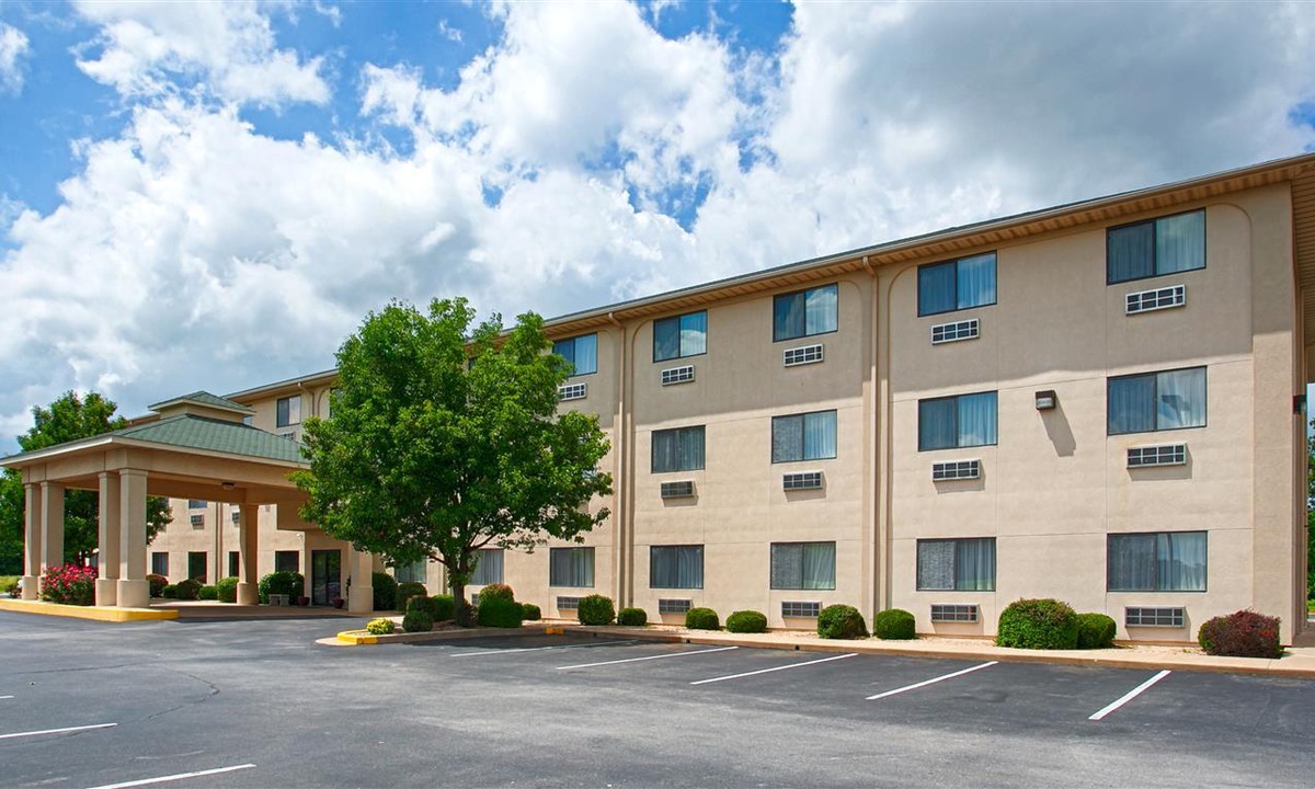 Neosho Hotel | Best Western Big Spring Lodge