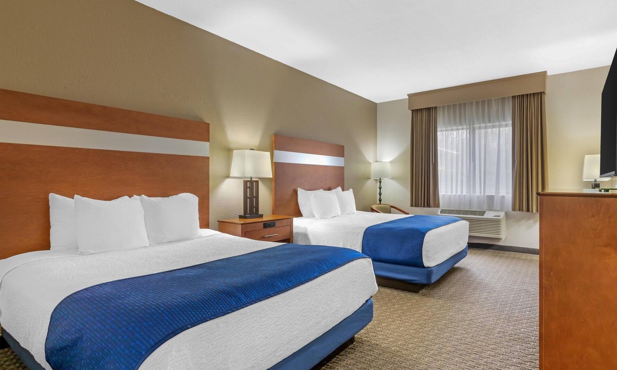 Neosho Hotel | Best Western Big Spring Lodge