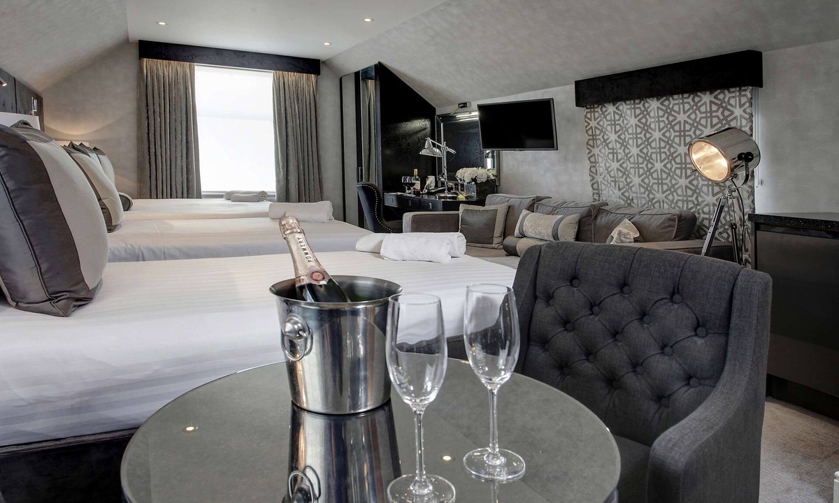 Chiswick Hotel | Best Western Chiswick Palace & Suites