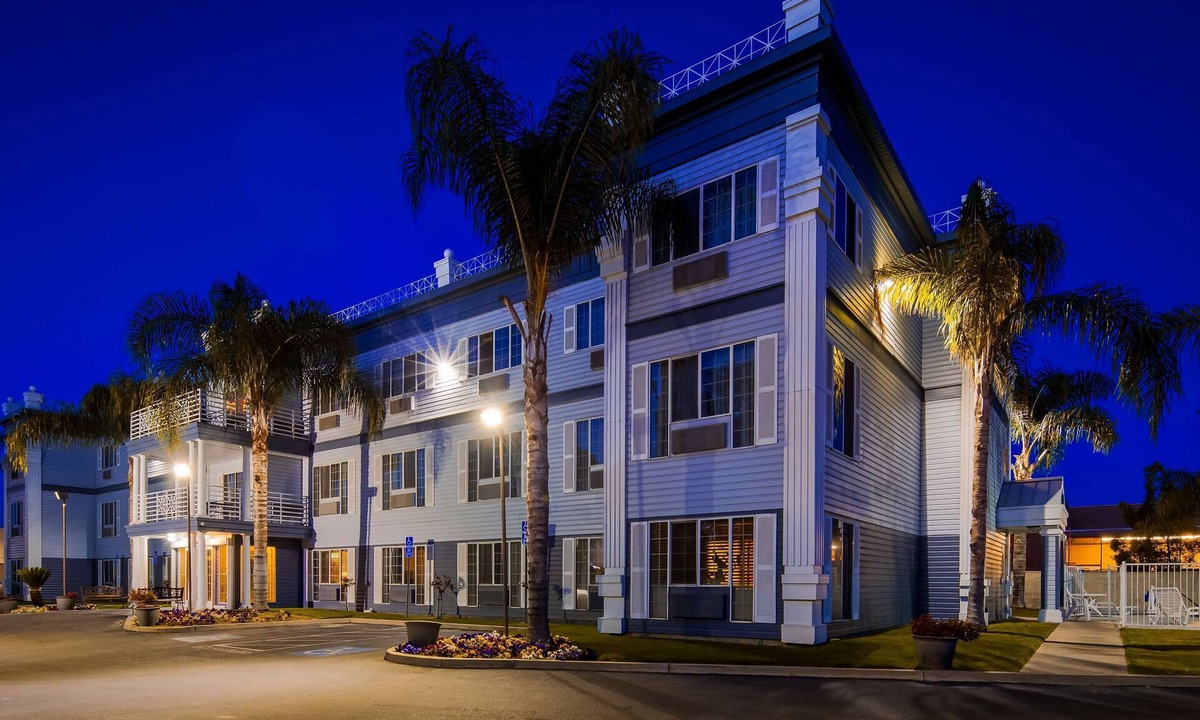 Selma Hotel | Best Western Colonial Inn