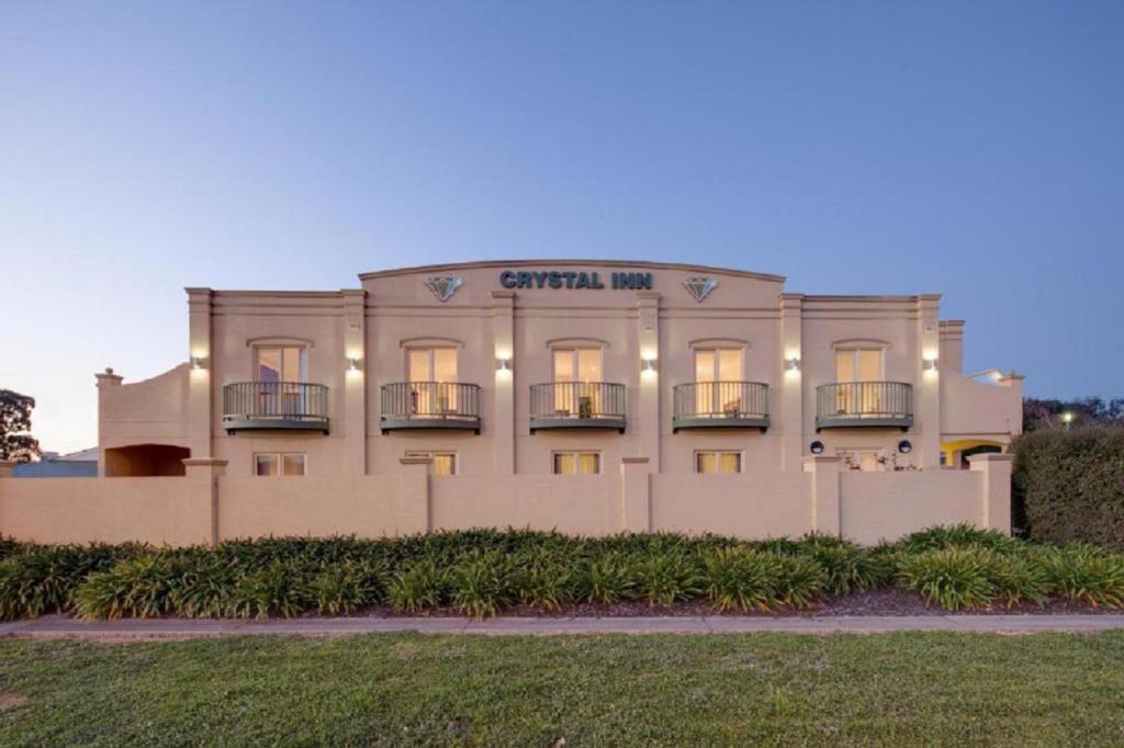 Strathdale Hotel | Best Western Crystal Inn