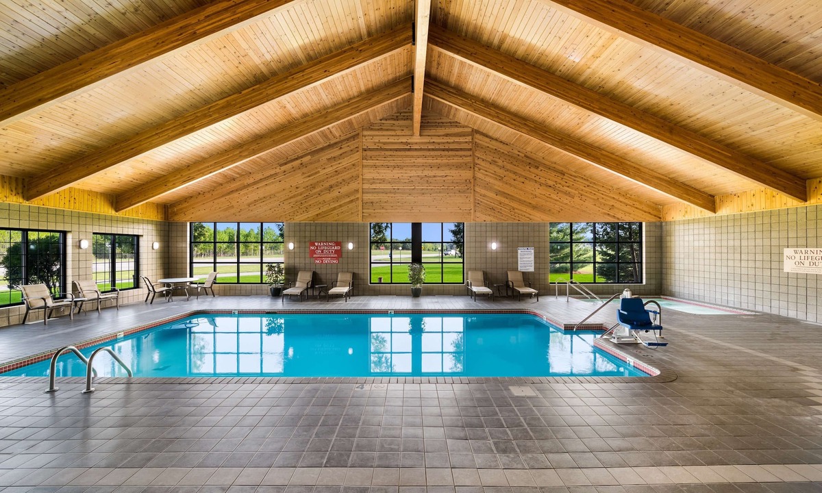 Eagle River Hotel | Best Western Derby Inn