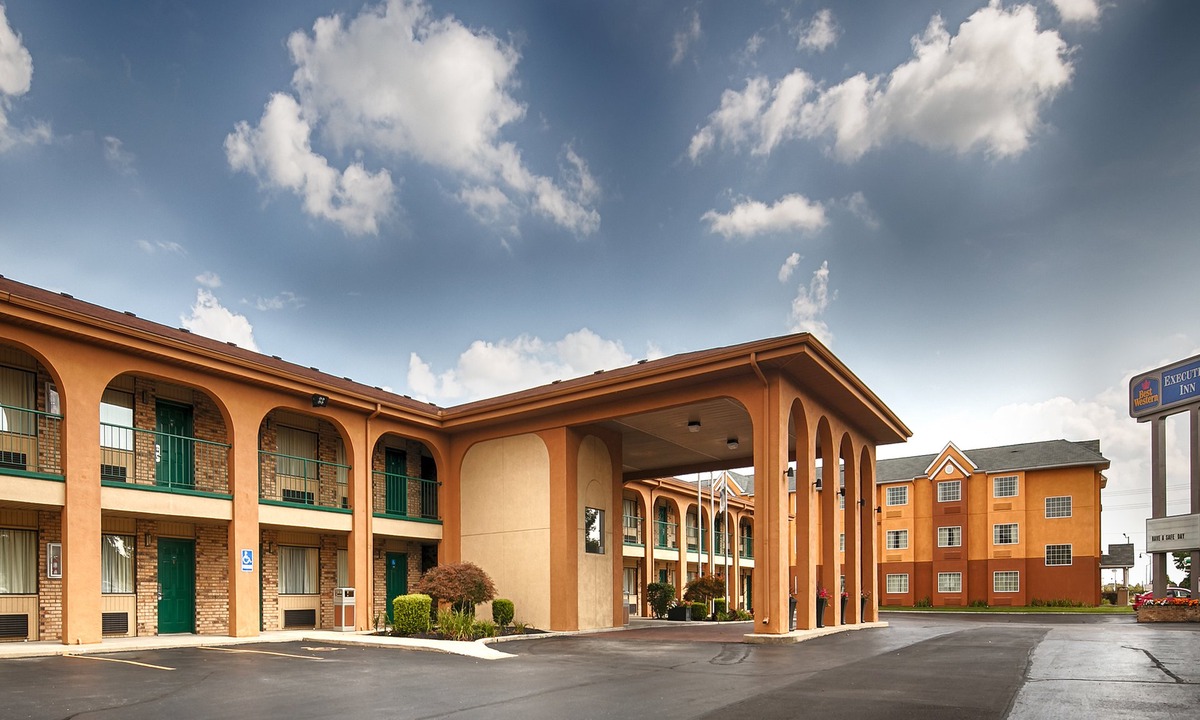 Grove City Hotel | Best Western Executive Inn