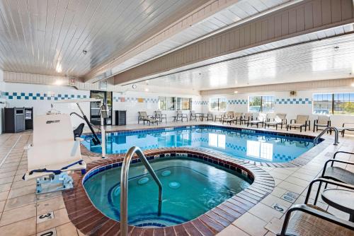 Firestone Hotel | Best Western Firestone Inn & Suites