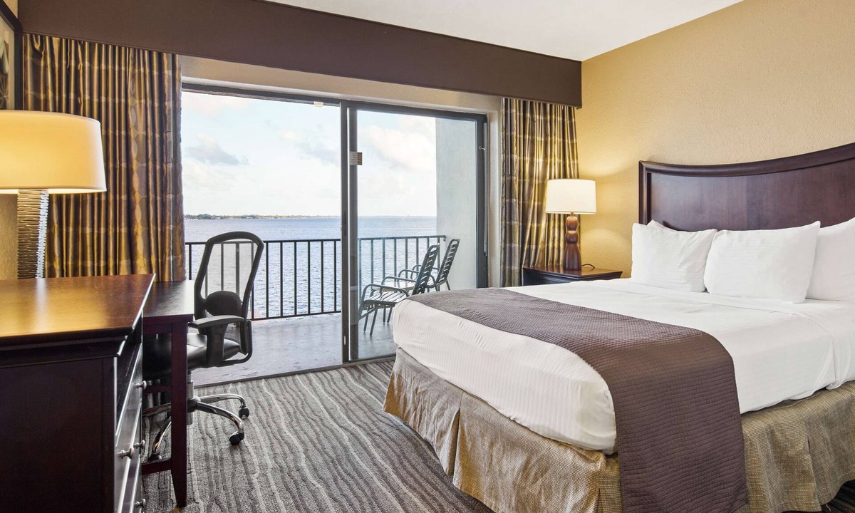 Fort Myers Hotel | Best Western Fort Myers Waterfront