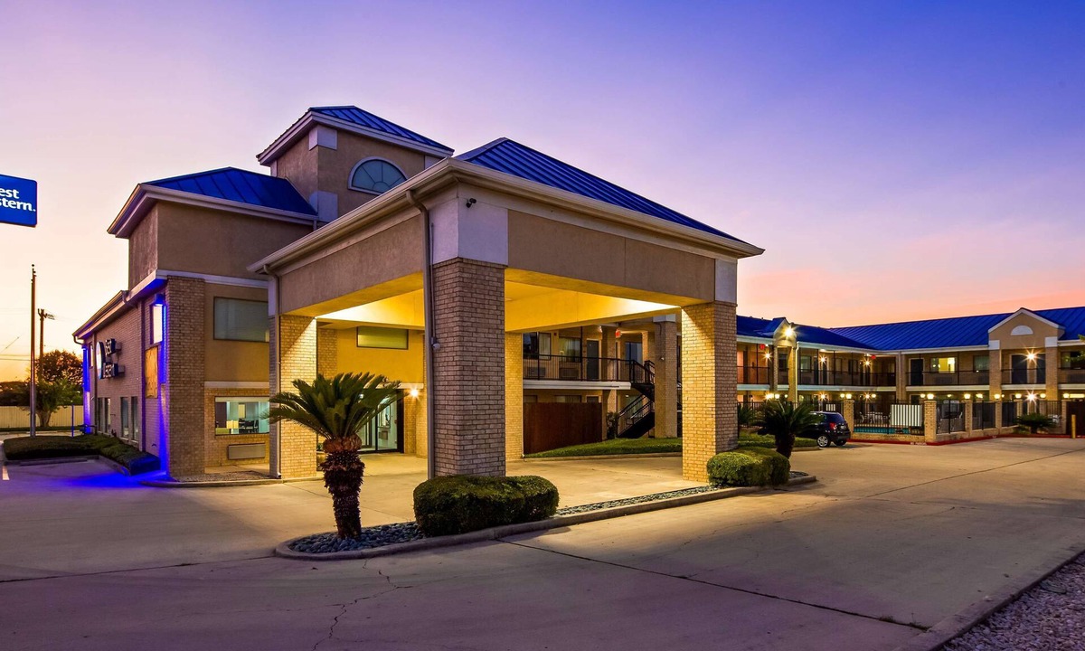 North San Antonio - SAT Hotel | Best Western Garden Inn