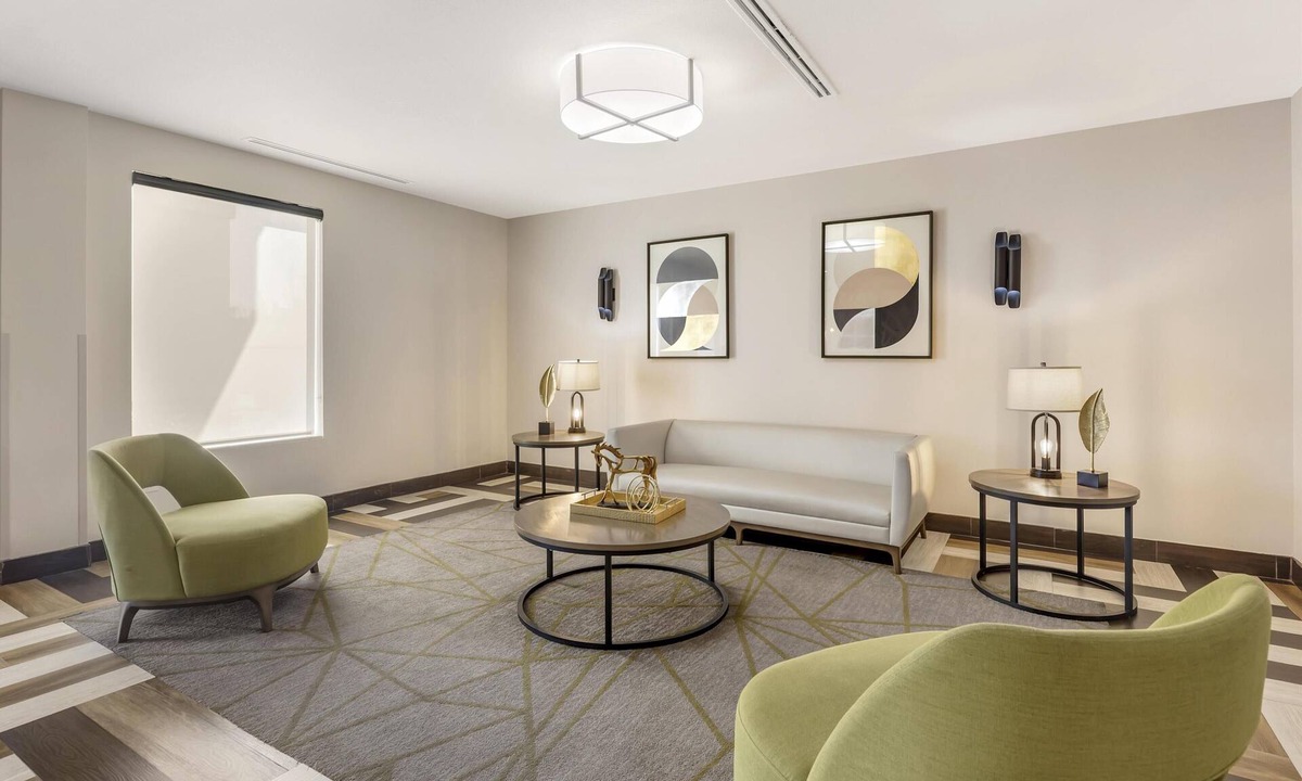 La Vernia Hotel | Best Western Green Oaks Inn & Suites