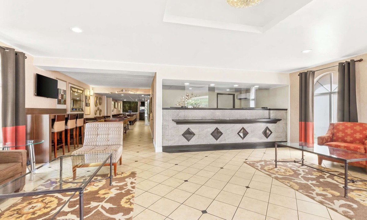 Hazlet Hotel | Best Western Hazlet Inn