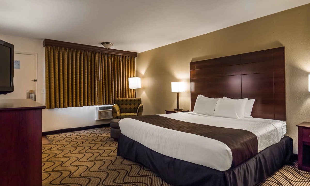 Nut Tree Hotel | Best Western Heritage Inn