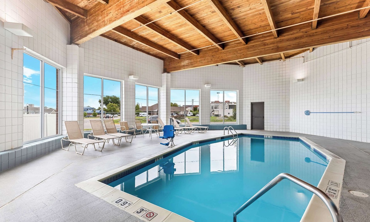 Newton Hotel | Best Western Holiday Manor