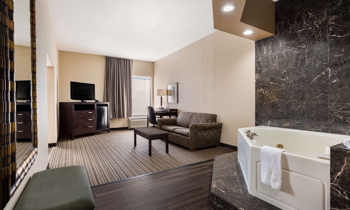 Gray Hotel | Best Western Houma Inn