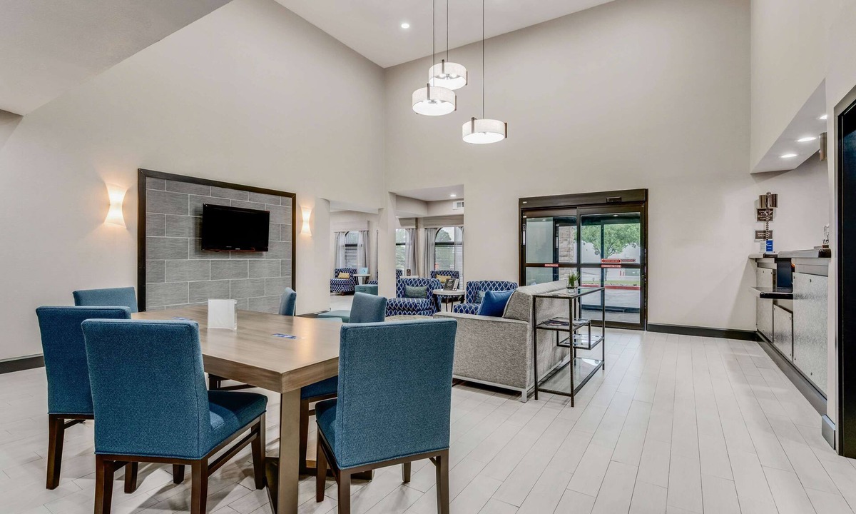 Huntsville Hotel | Best Western Huntsville Inn & Suites