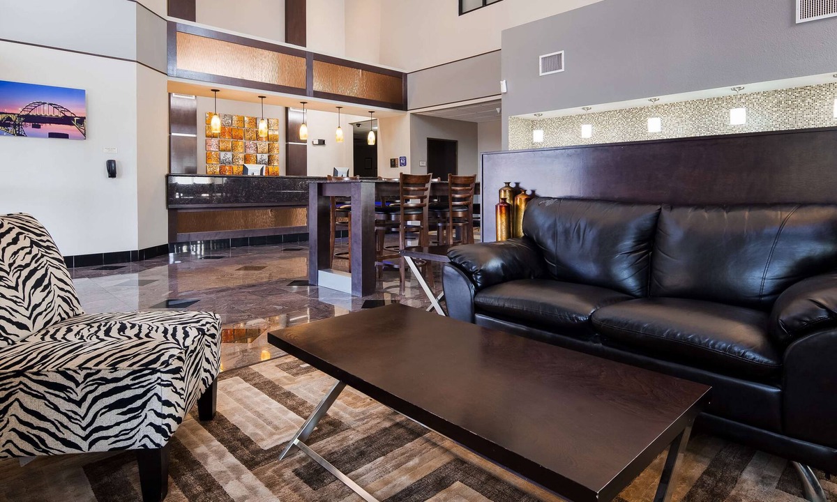 Lake Charles Hotel | Best Western Inn & Suites - Lake Charles