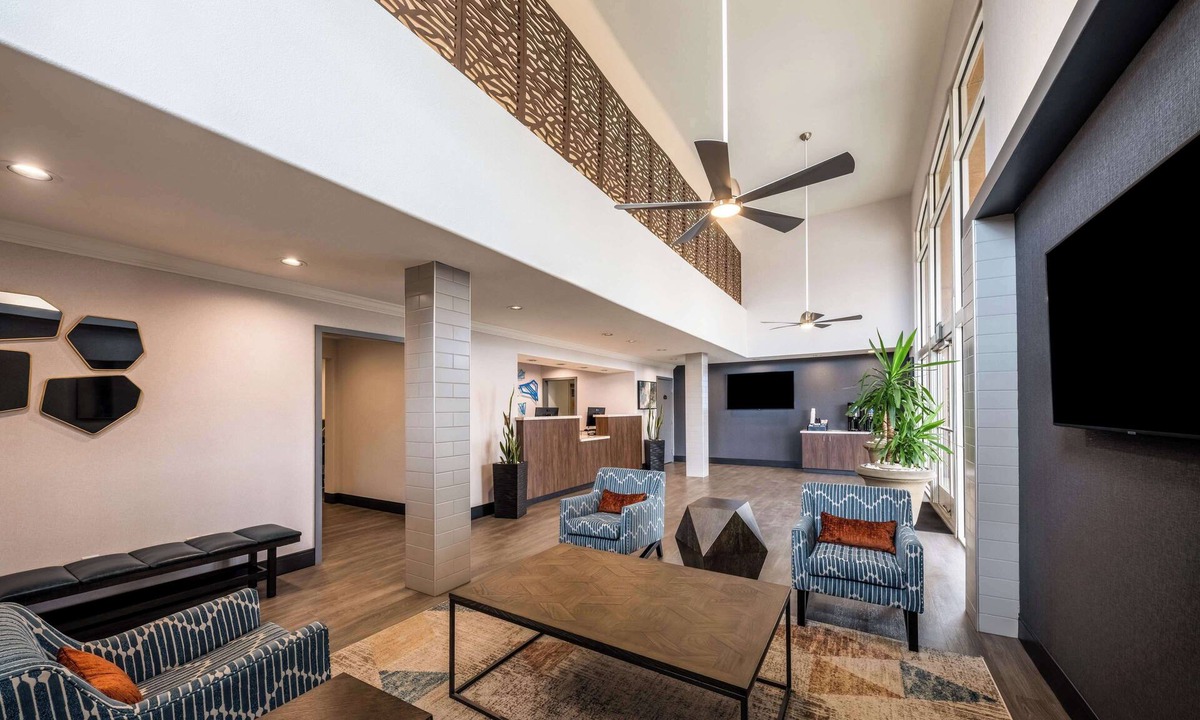Lemoore Hotel | Best Western Inn & Suites Lemoore