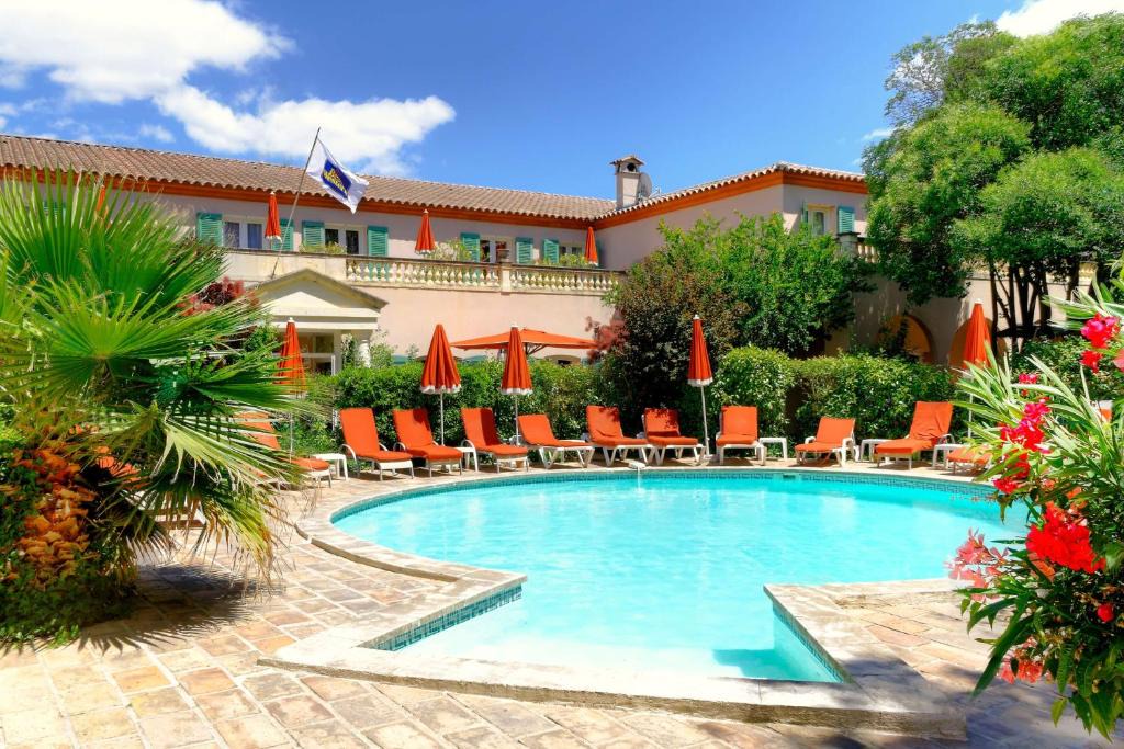 Route d'Arles Hotel | Best Western L'Orangerie