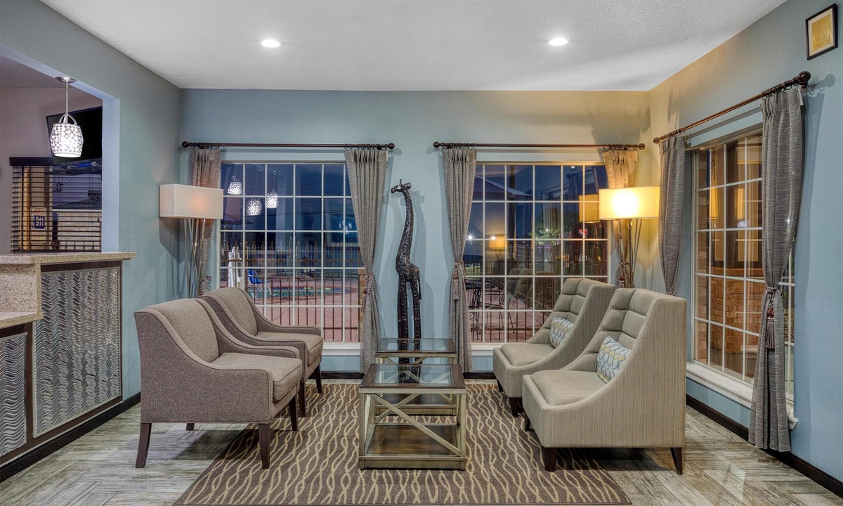 Montgomery Hotel | Best Western Lake Conroe Inn