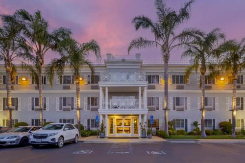 Tracy Hotel | Best Western Luxury Inn